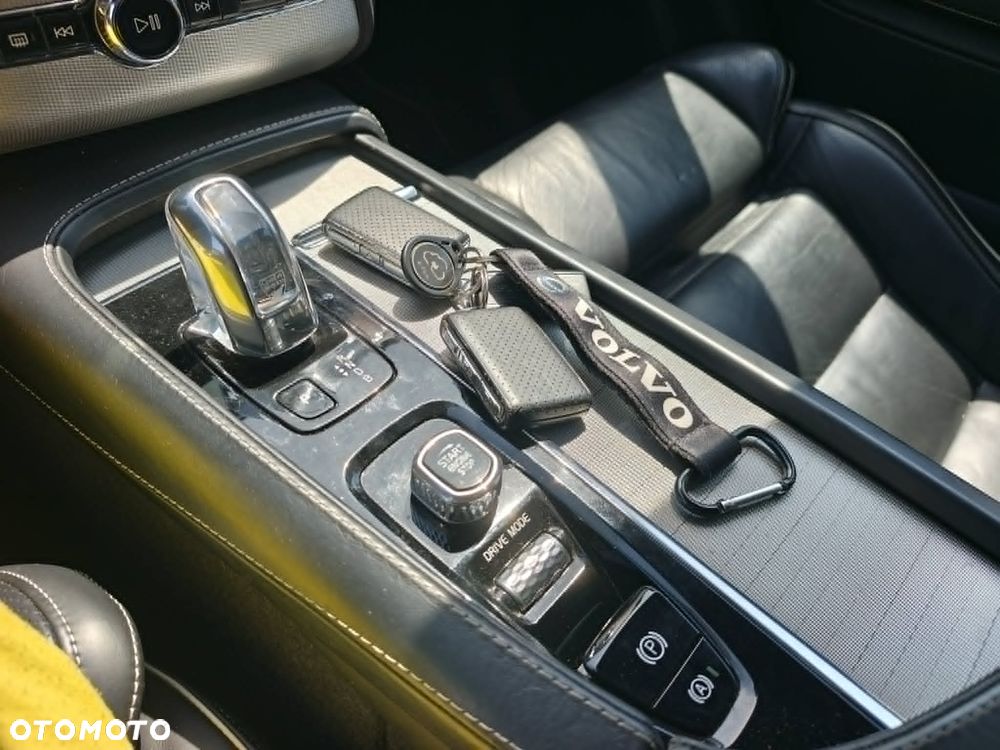 Volvo XC 90 T8 AWD Twin Engine Geartronic RDesign - 32