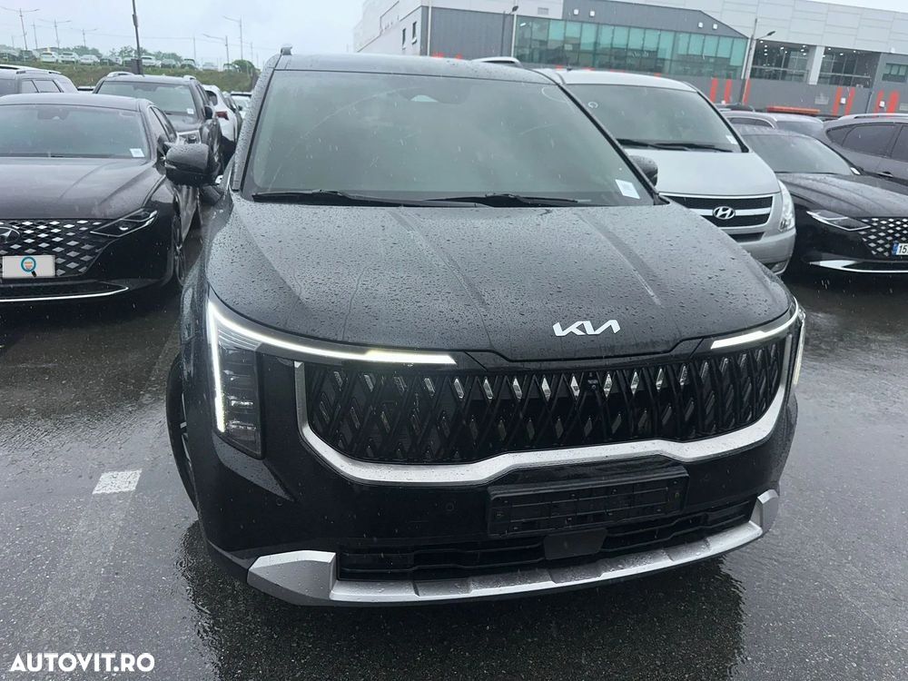 Kia Carnival - 4