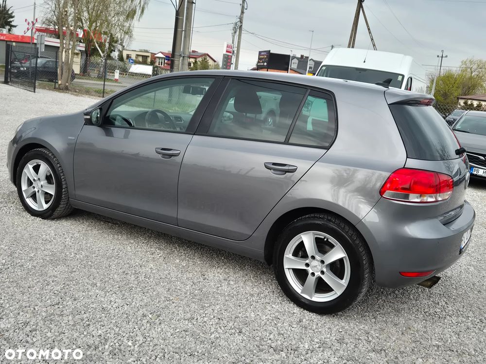 Volkswagen Golf 2.0 TDI DPF DSG MATCH - 8