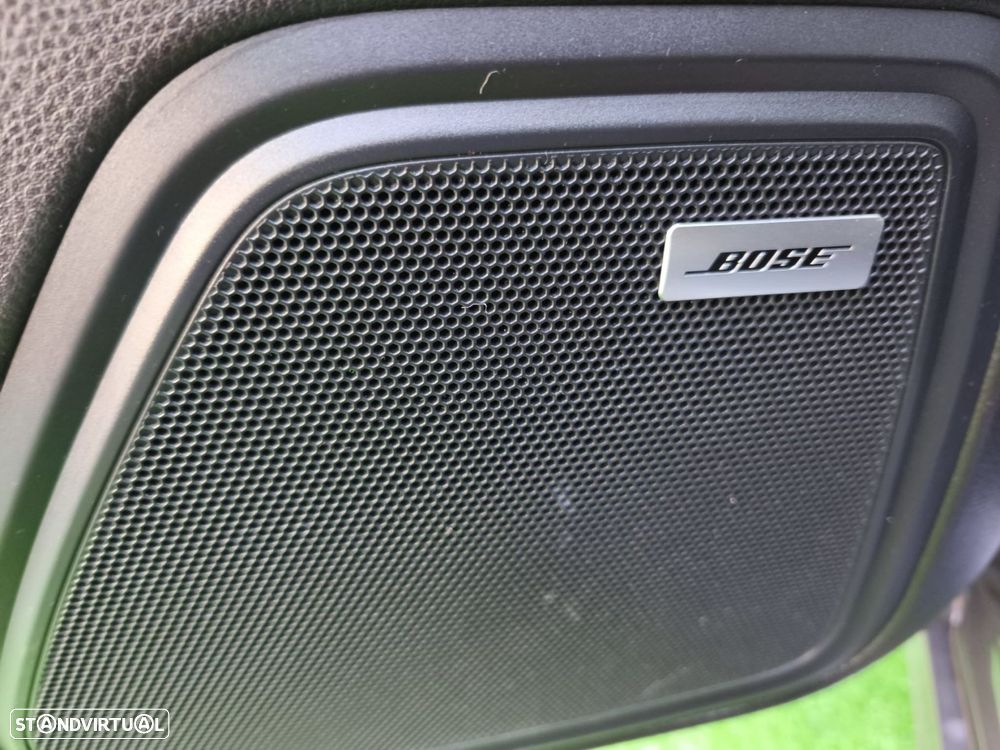 Porsche Macan Turbo - 17