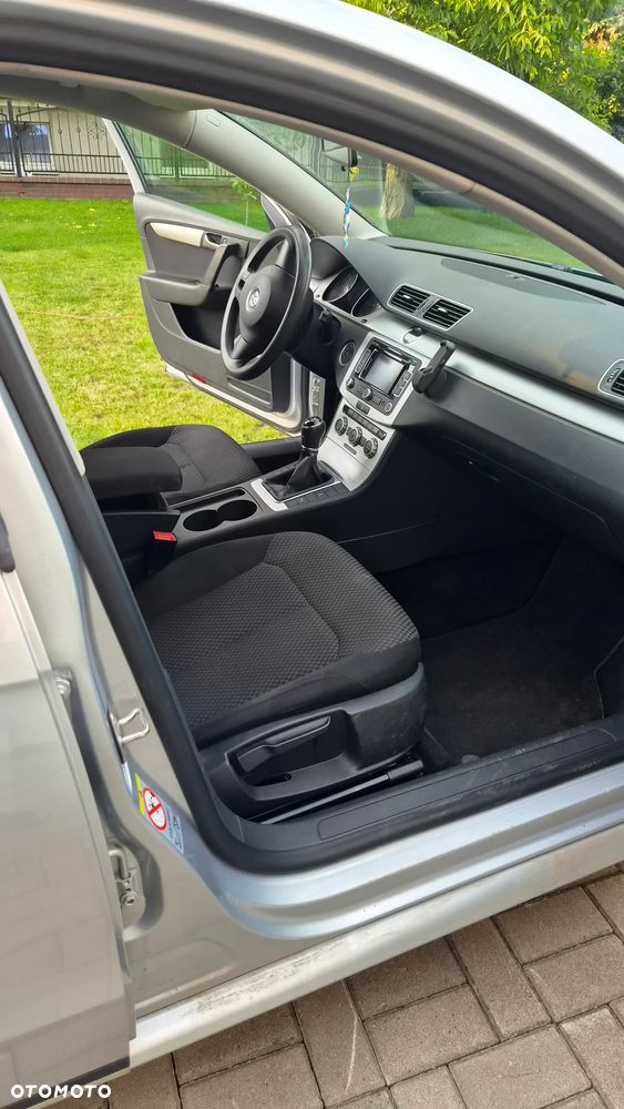 Volkswagen Passat 2.0 TDI 4Motion BlueMotion Technol Business Edition - 10