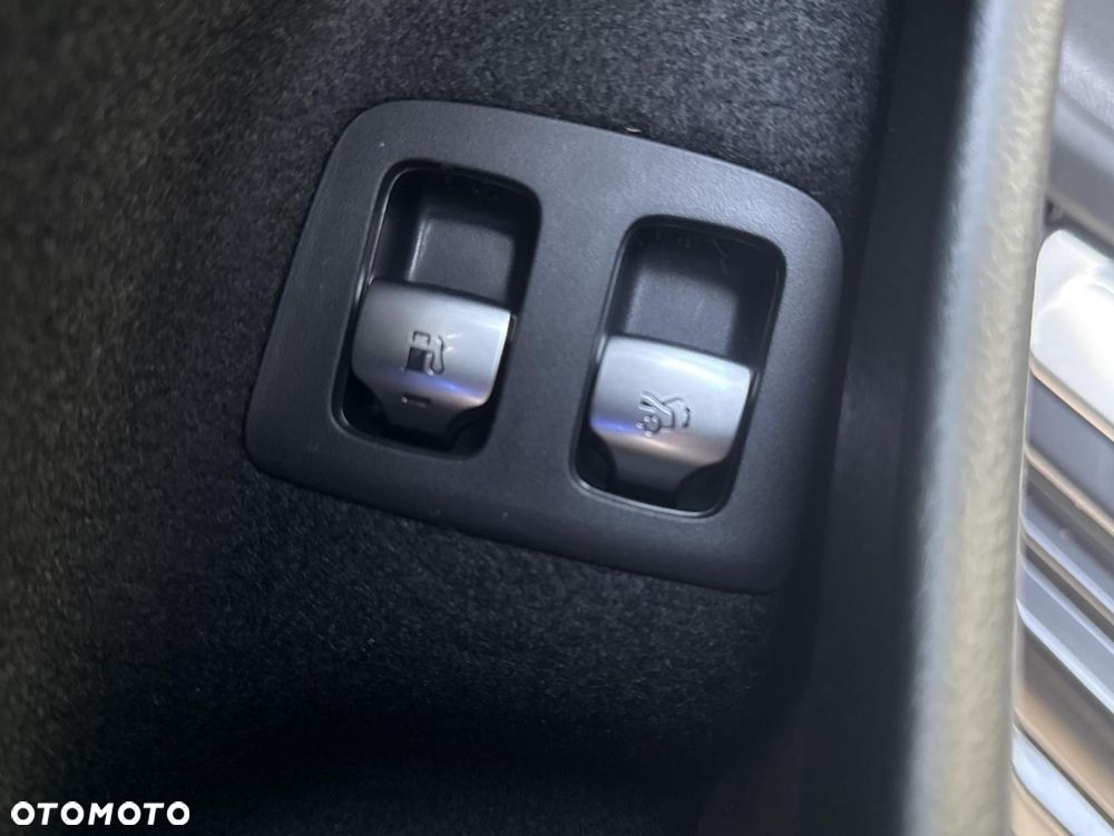 Mercedes-Benz Klasa E - 28