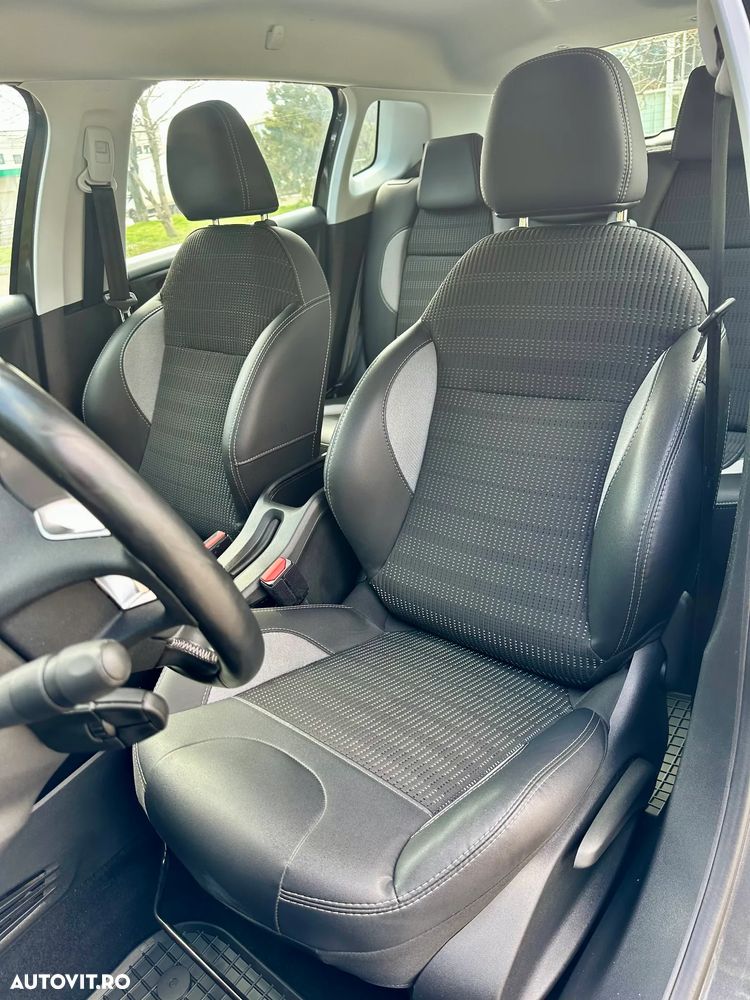 Peugeot 2008 - 11