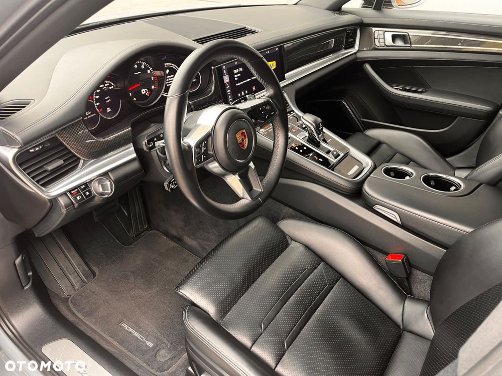 Porsche Panamera 4 - 24