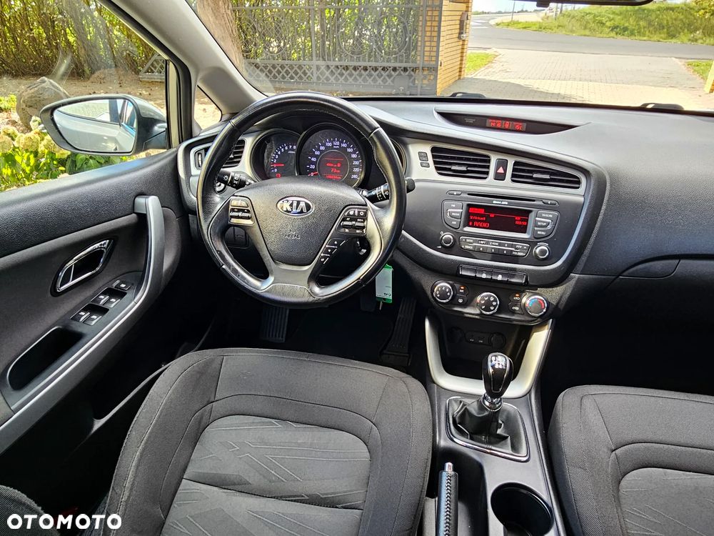 Kia Ceed 1.4 CVVT Attract - 13