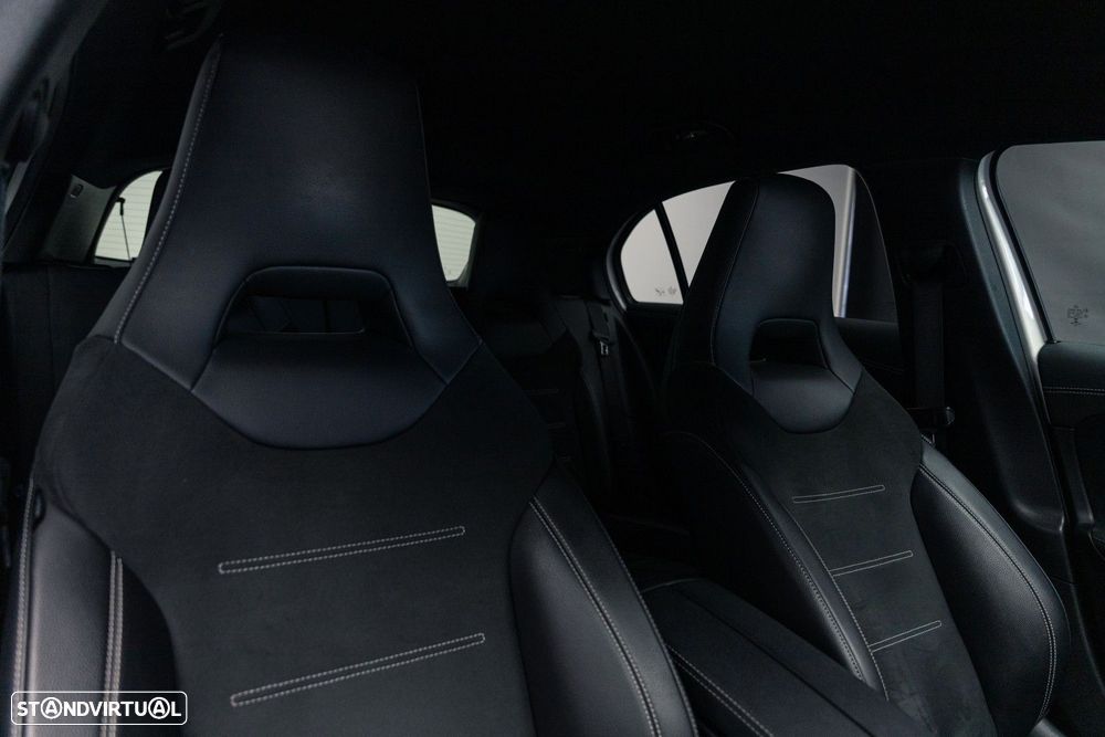 Mercedes-Benz A 250 e AMG Line - 20