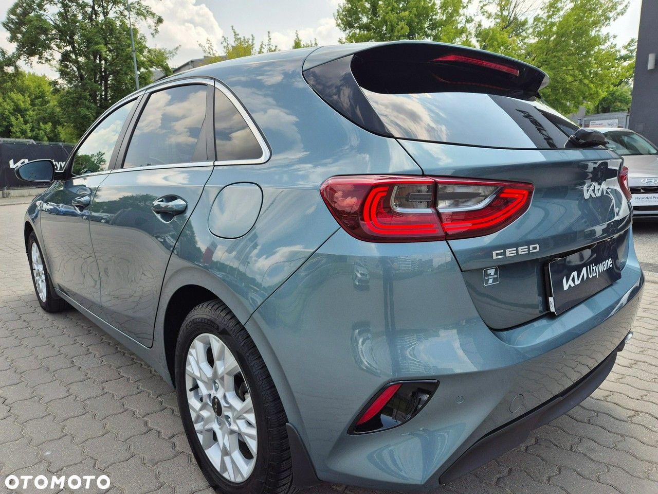 Kia Ceed - 10