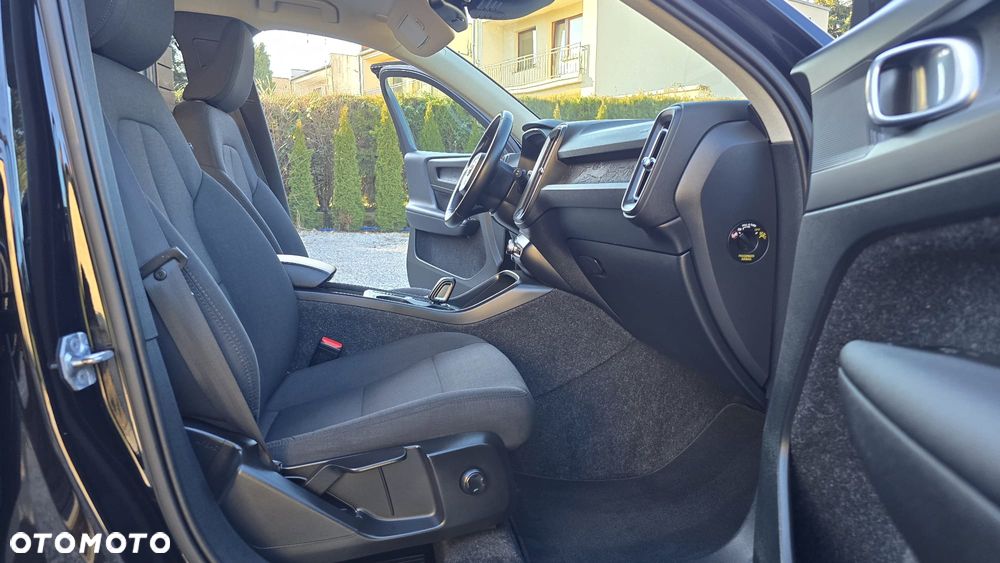 Volvo XC 40 D3 SCR Momentum Core - 22