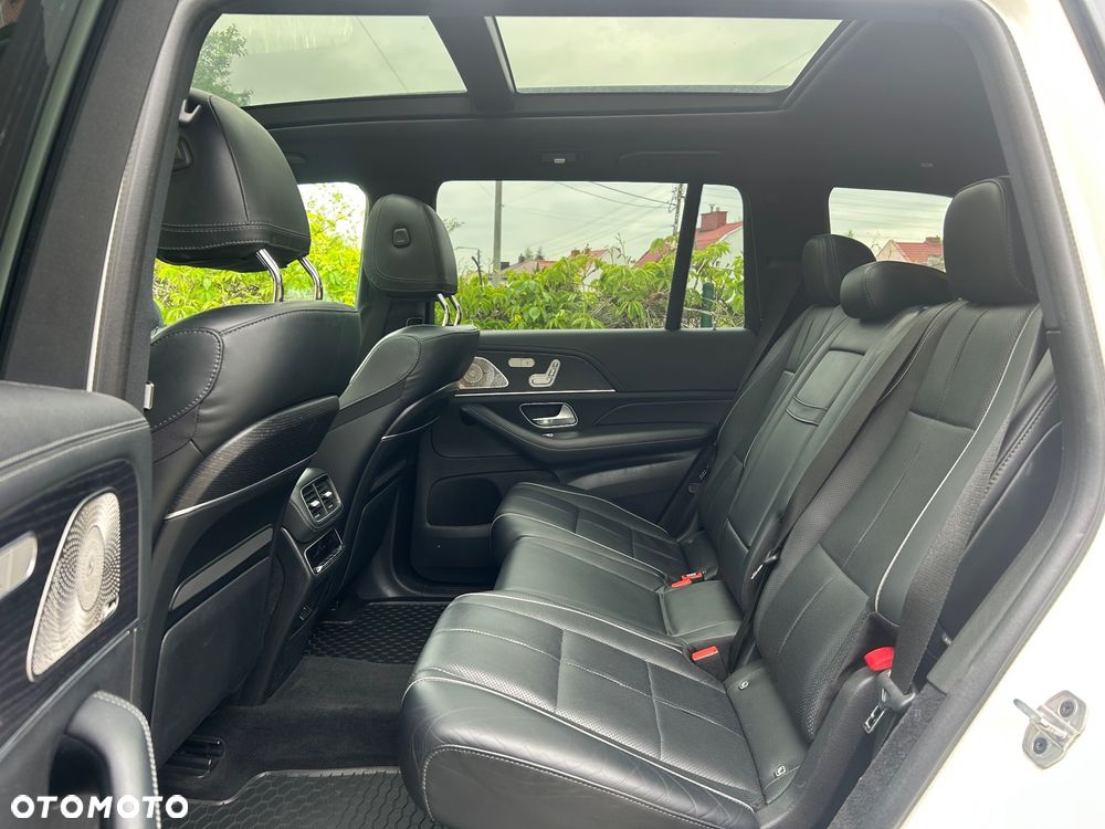 Mercedes-Benz GLS - 23