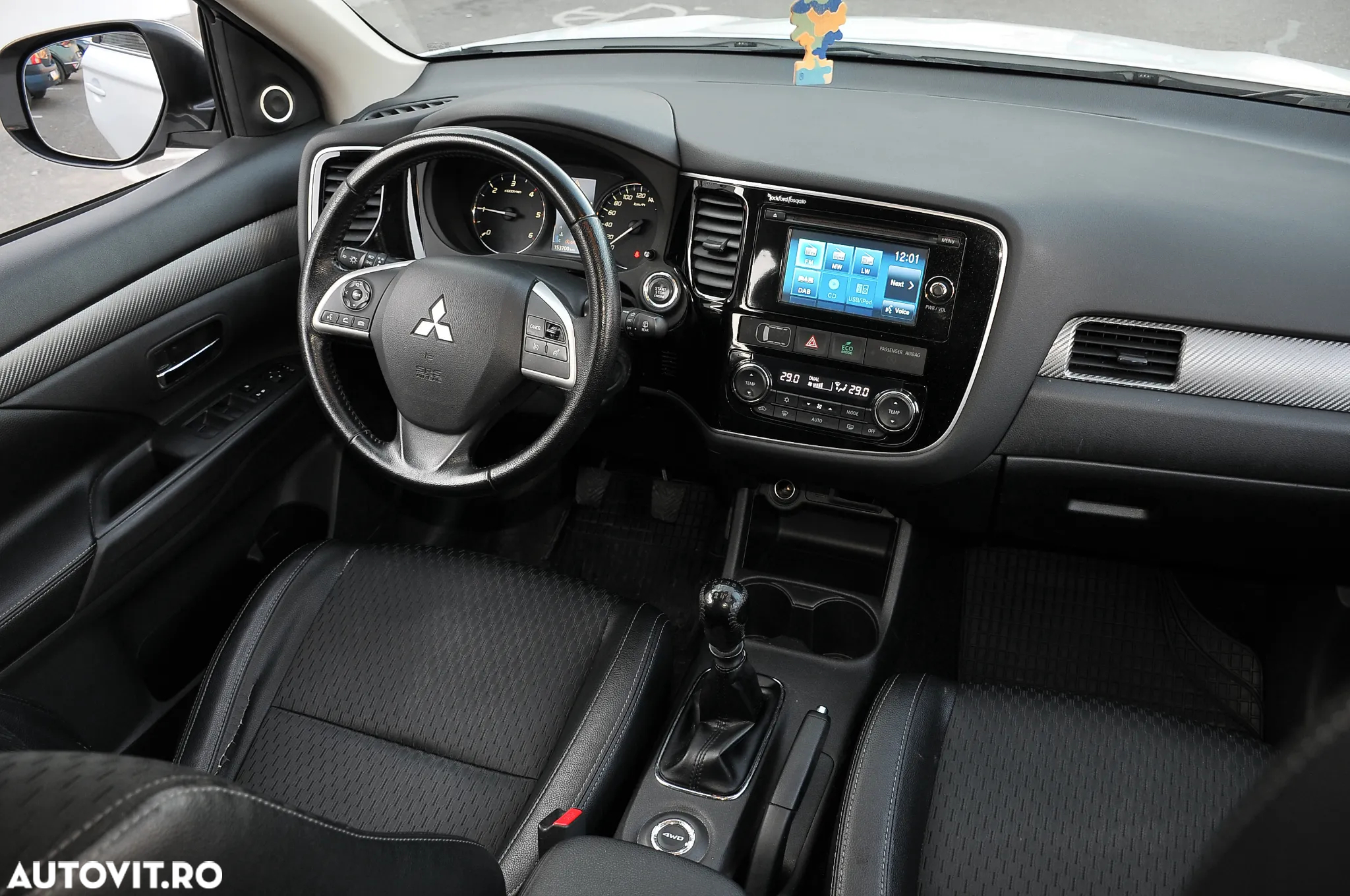 Mitsubishi Outlander 2.2 DI-D 4WD Intense - 4