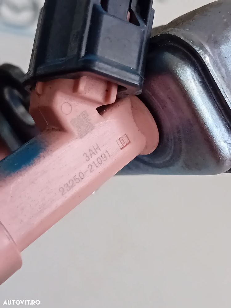 Injector Rampa Injectoare Toyota Yaris Prius Verso 1.5 Benzina Hibrid X1NZ An 2015-2020 23250-21091 - 5