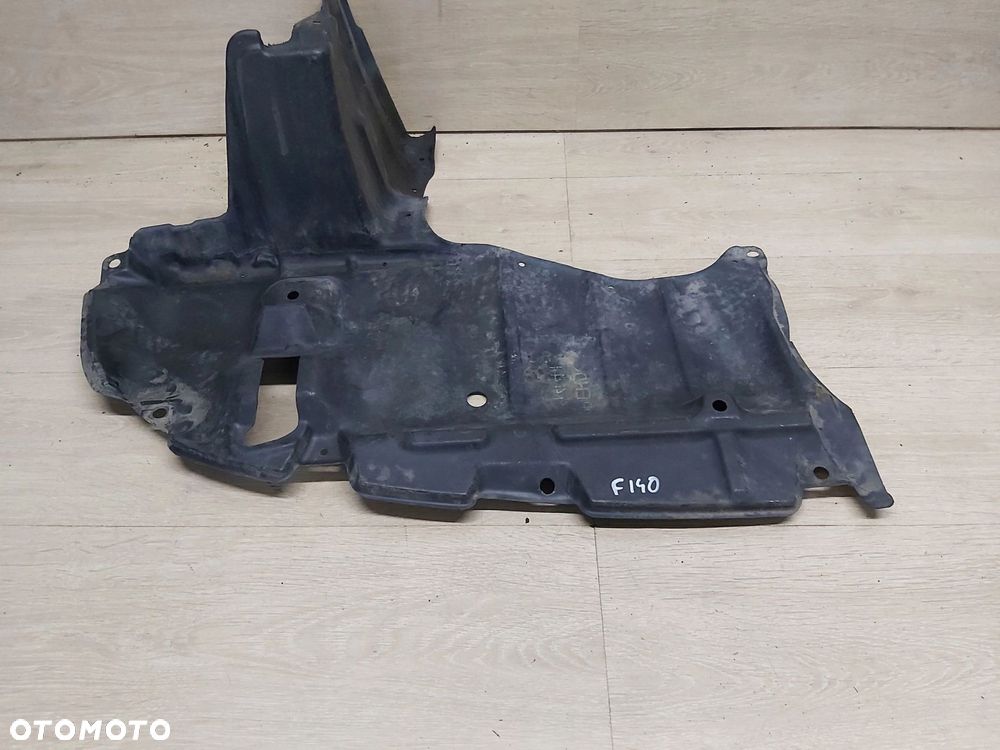 Toyota Avensis T22 1,6 1,8 vvti osłona silnika dolna PRAWA - 2