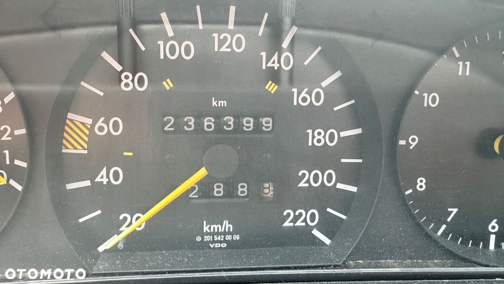 Mercedes-Benz W201 (190) - 8
