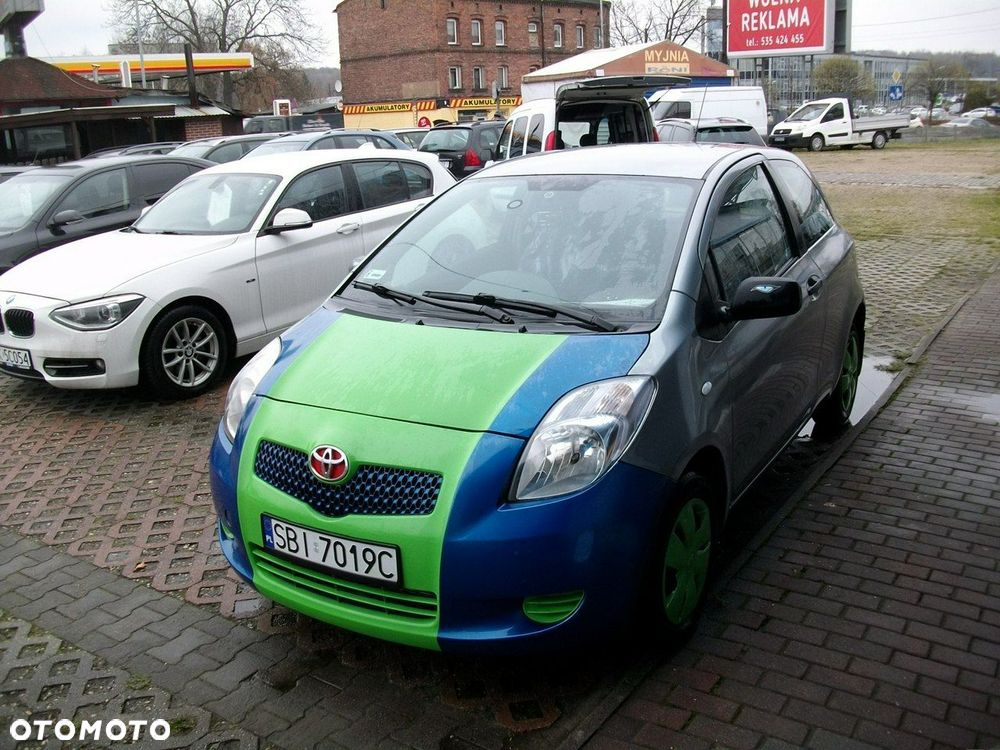 Toyota Yaris - 1