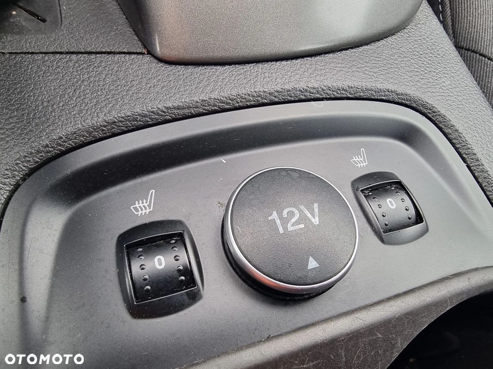 Ford Focus 1.6 TDCi DPF SYNC Edition - 17