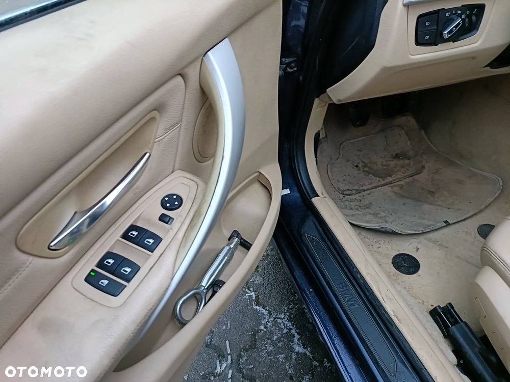 BMW Seria 3 320d Blue Performance Sport Line - 13