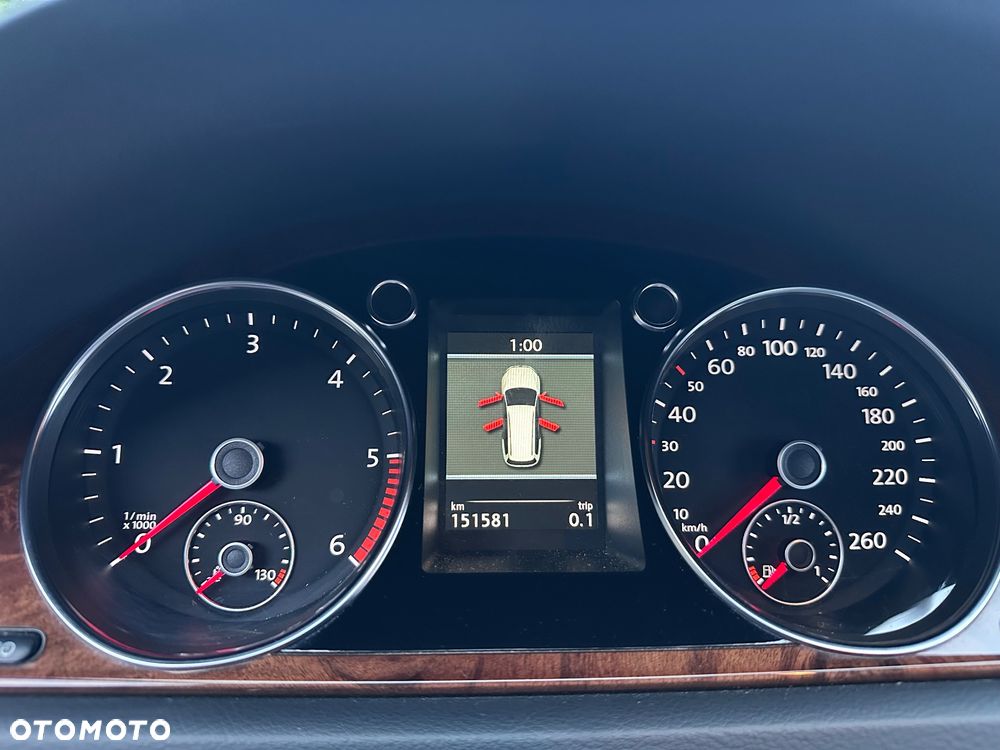 Volkswagen Passat 2.0 TDI Highline - 24