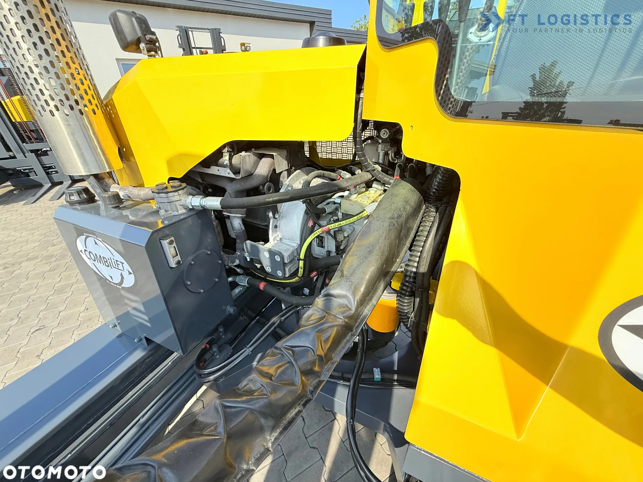 Combilift C3000 / GAS / TRIPLEX - 4900MM / JEDYNE 1537 MTH / POZYCJONER WIDEŁ / KABINA / JAK NOWY - 25
