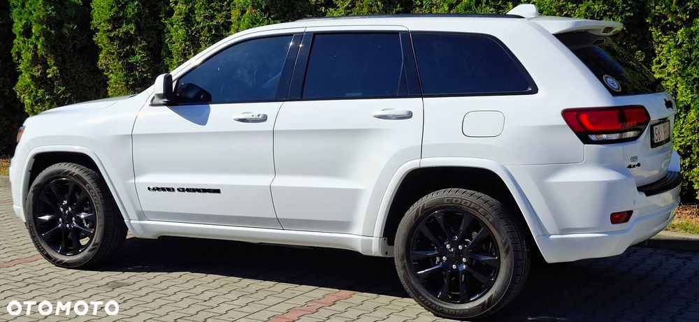 Jeep Grand Cherokee - 23
