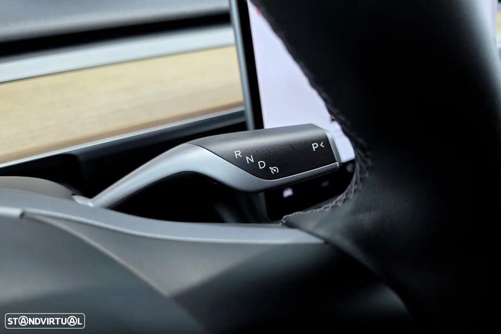 Tesla Model Y RWD - 25