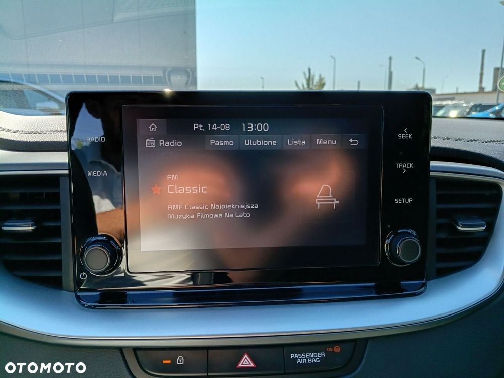 Kia XCeed - 25
