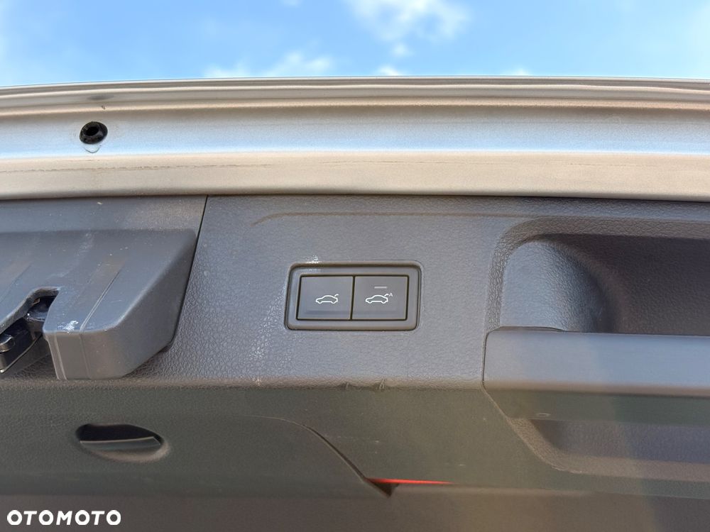 Volkswagen Passat 2.0 TDI EVO Elegance DSG - 23