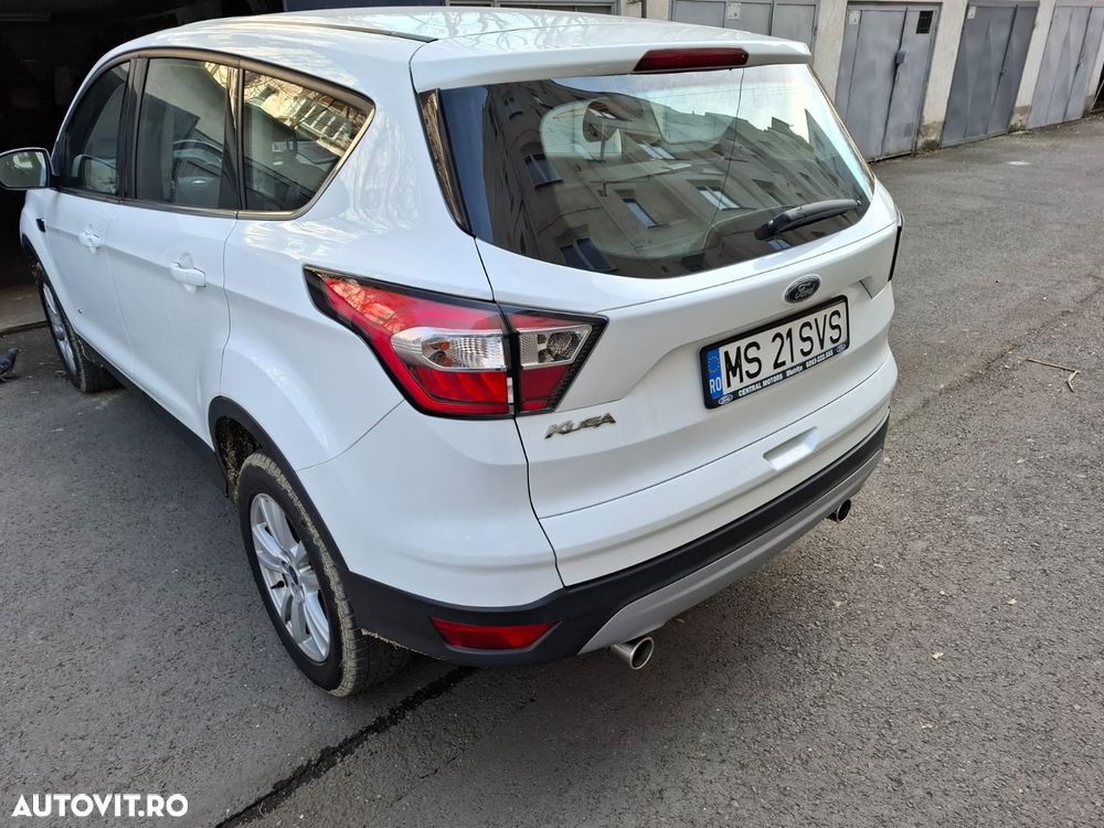 Ford Kuga 2.0 TDCi 4WD Powershift ST-Line - 9
