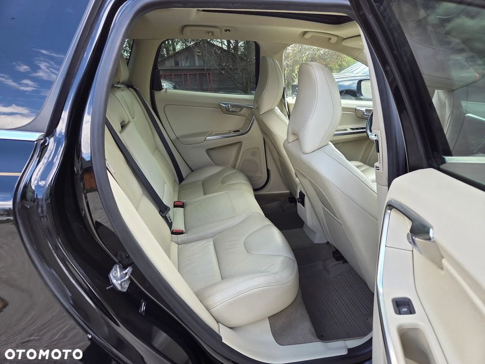 Volvo XC 60 T6 AWD Momentum - 6