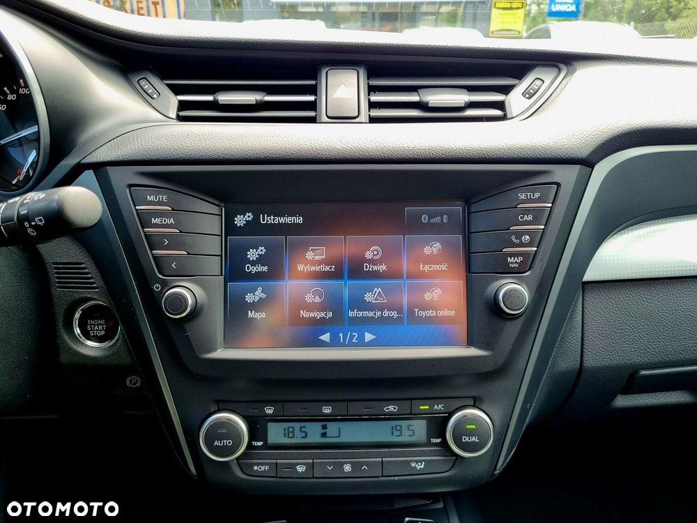 Toyota Avensis 1.8 Premium MS - 20