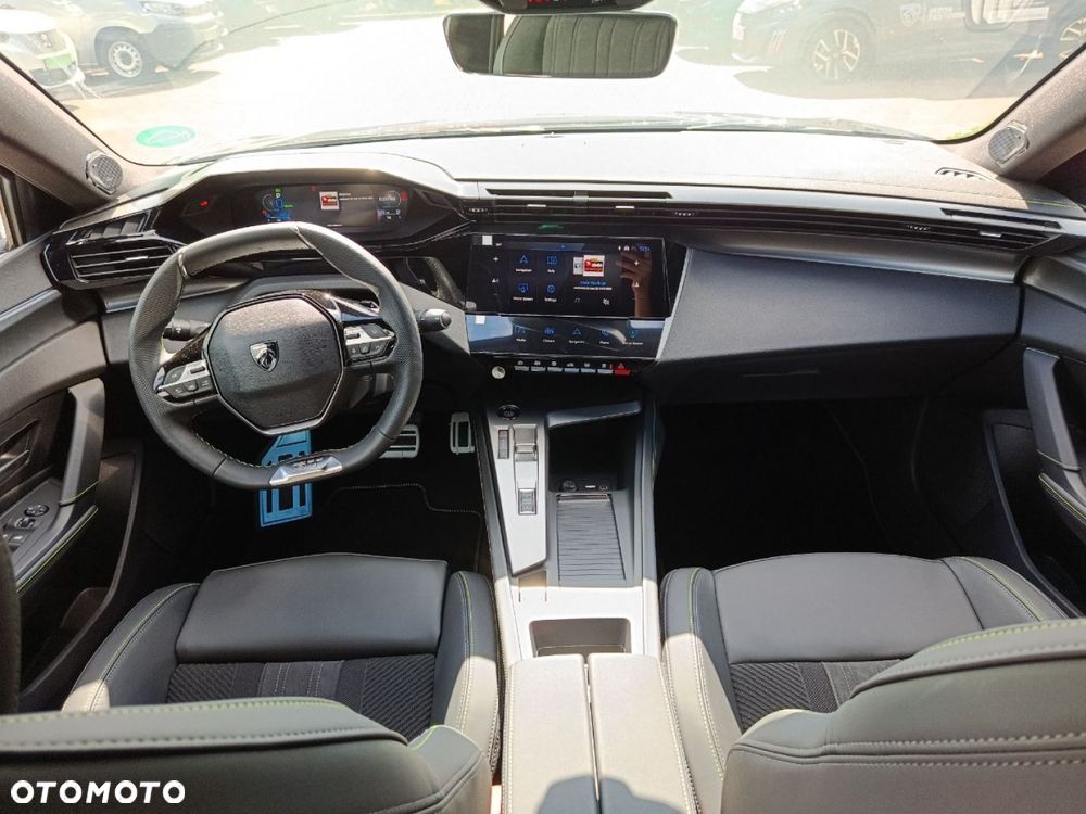 Peugeot 408 - 15