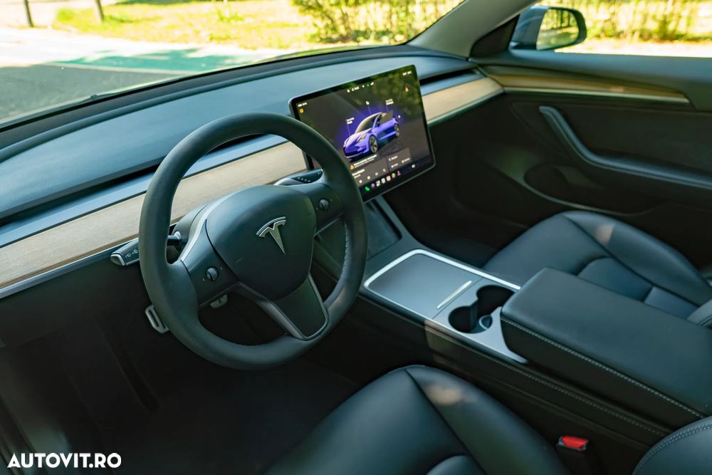 Tesla Model 3 - 14
