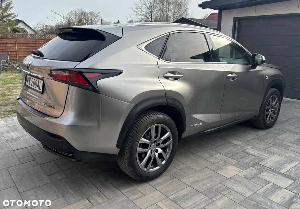 Lexus NX 300h F Sport AWD - 2