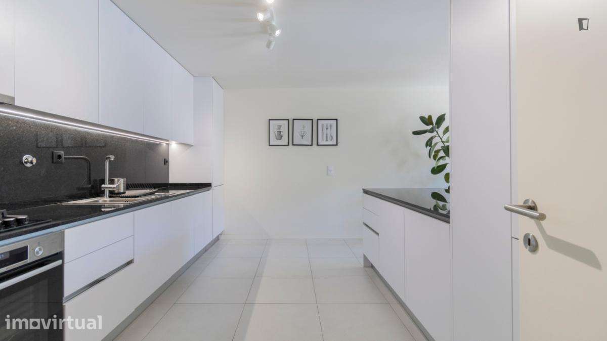 Apartamento com 3 quartos - localizado em Ramalde Porto - Grande imagem: 3/29