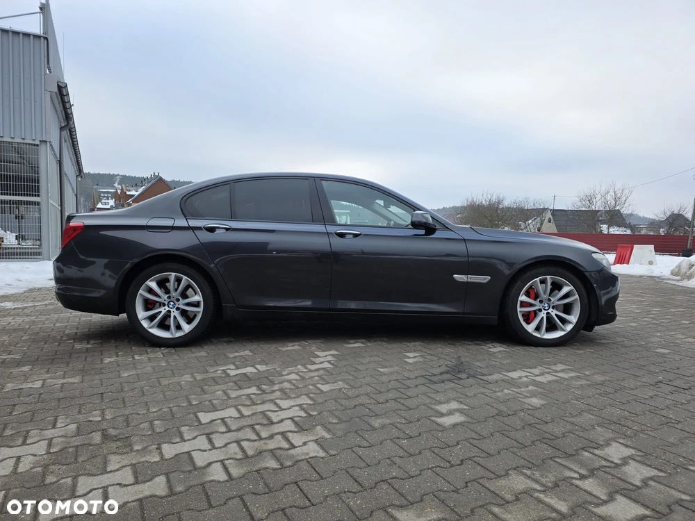 BMW Seria 7 750i xDrive - 5