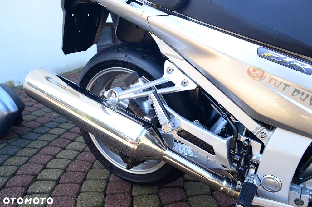 Yamaha FJR - 24