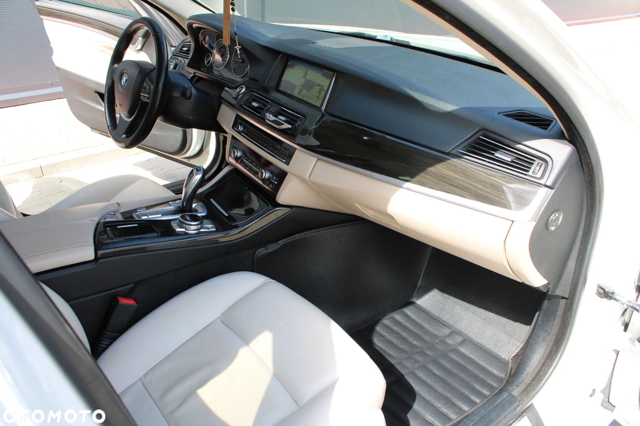BMW Seria 5 520d Luxury Line - 12