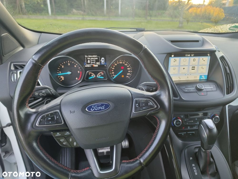 Ford Kuga 2.0 TDCi 4x4 ST-Line - 28
