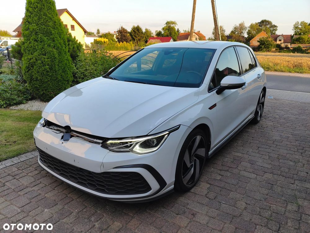 Volkswagen Golf - 2