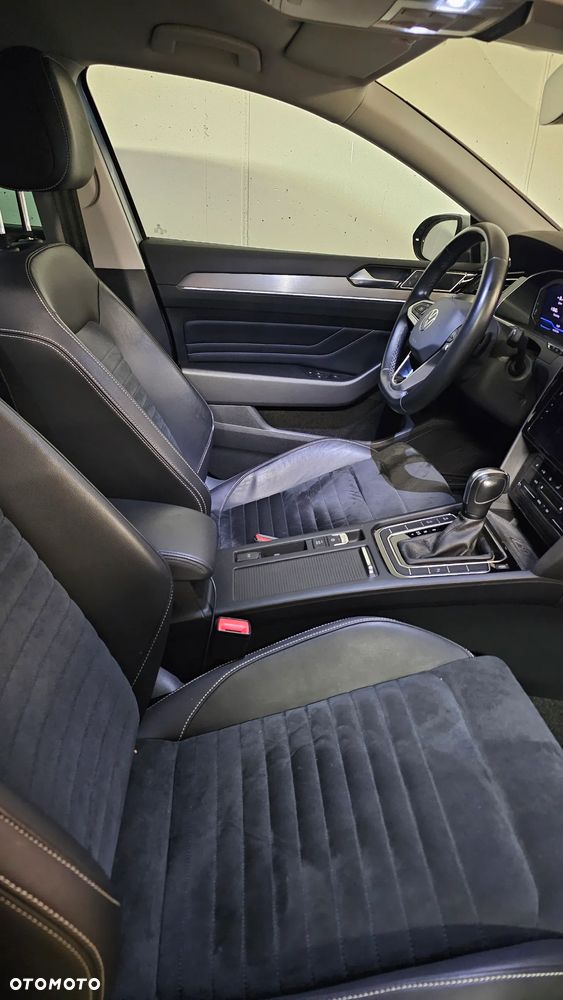 Volkswagen Passat - 13