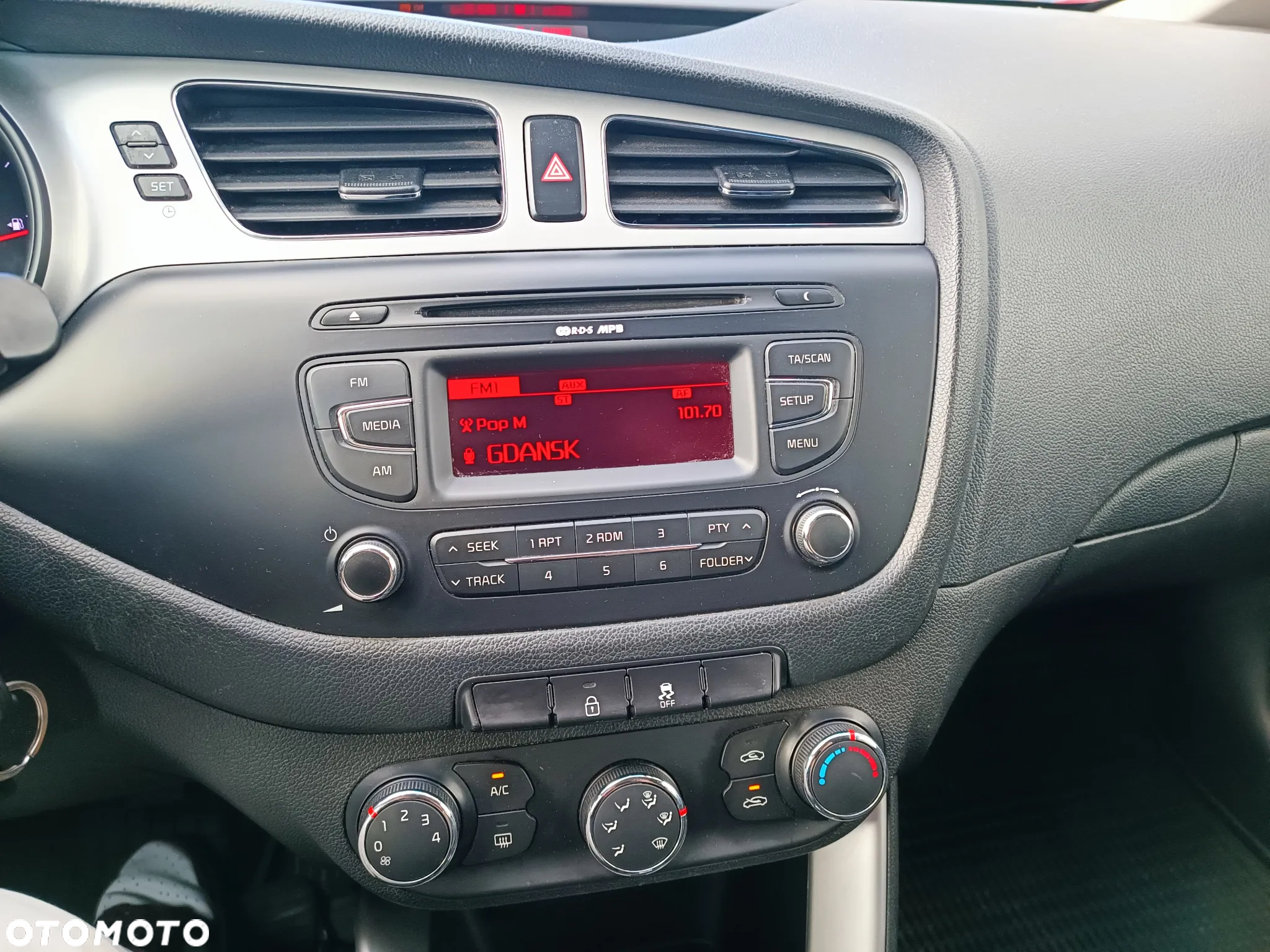 Kia Ceed 1.4 CVVT SW Vision - 16