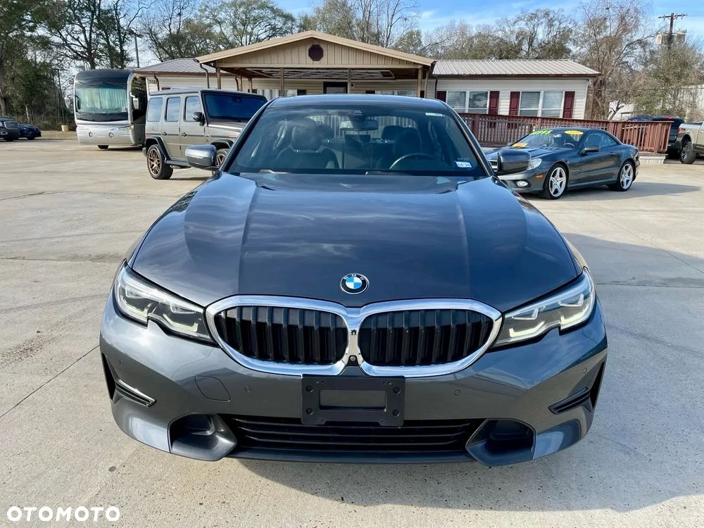 BMW Seria 3 330i - 3