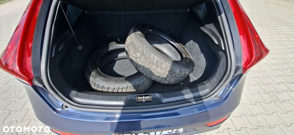 Volvo V40 D4 Momentum - 31