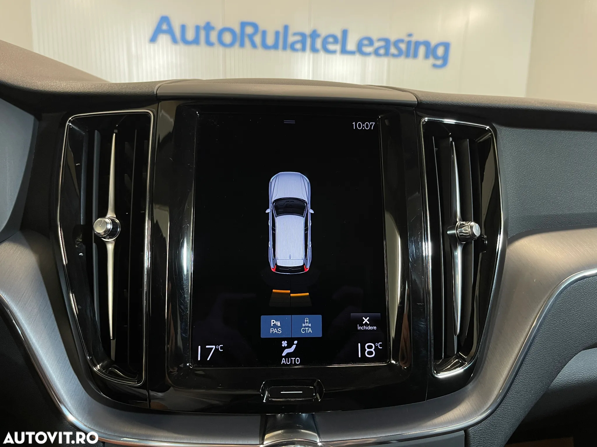 Volvo XC 60 B4 D AWD Geartronic Momentum - 12