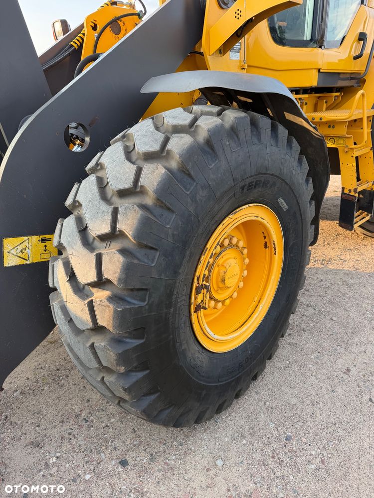 Volvo L90F - 11