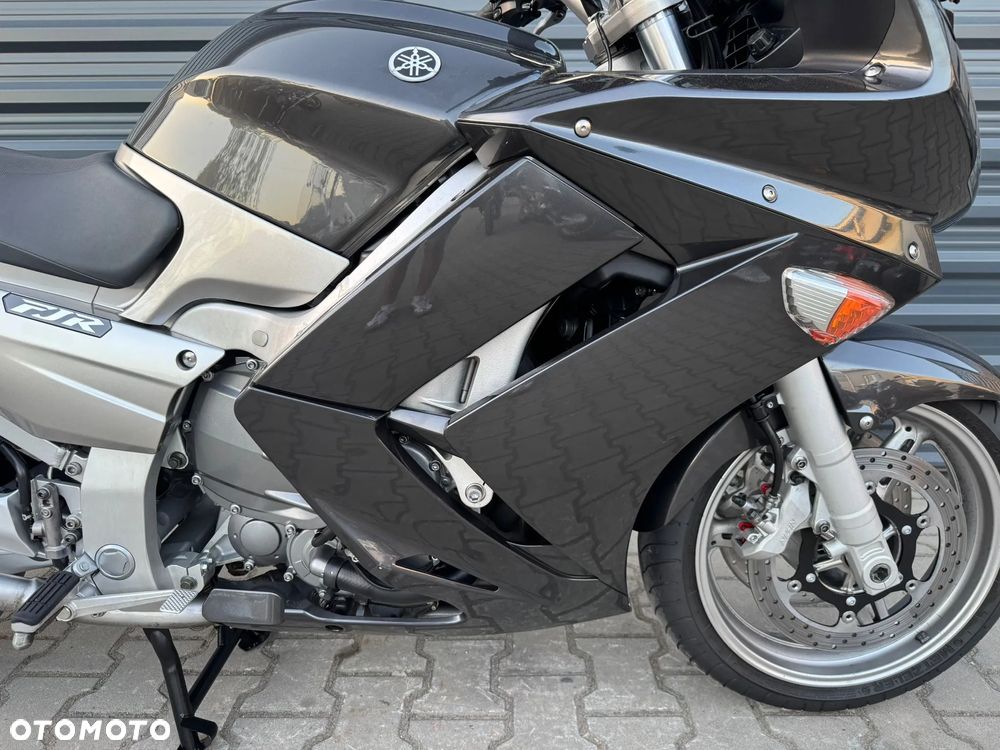 Yamaha FJR - 12