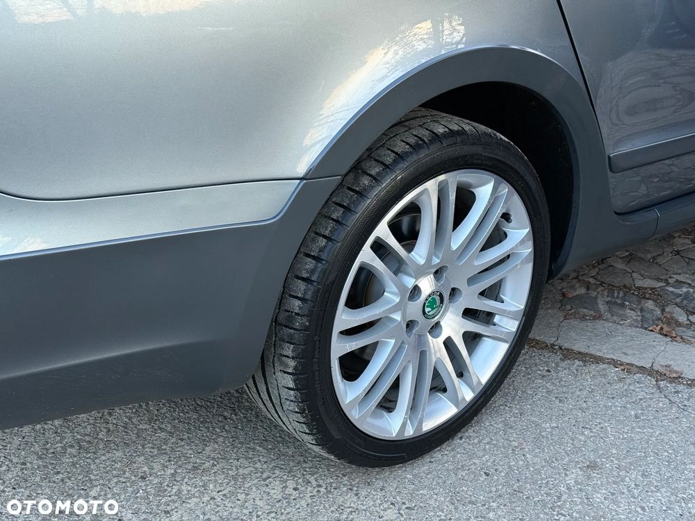 Skoda Superb 2.0 TDI 4x4 DSG Exclusive - 36