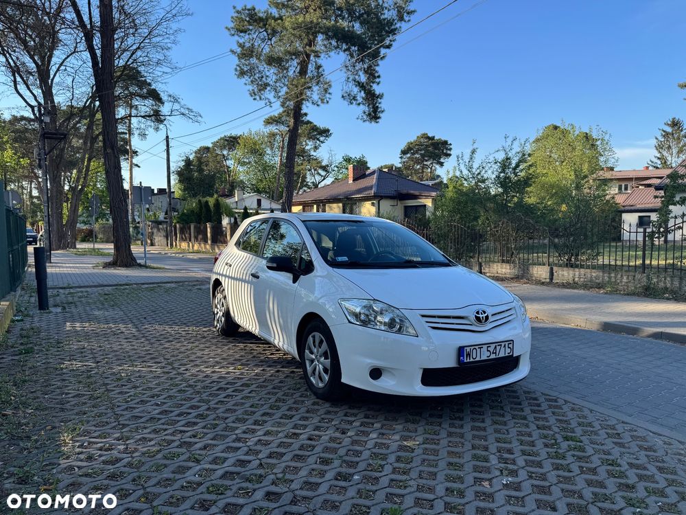 Toyota Auris 1.4 D-4D 2010 - 12
