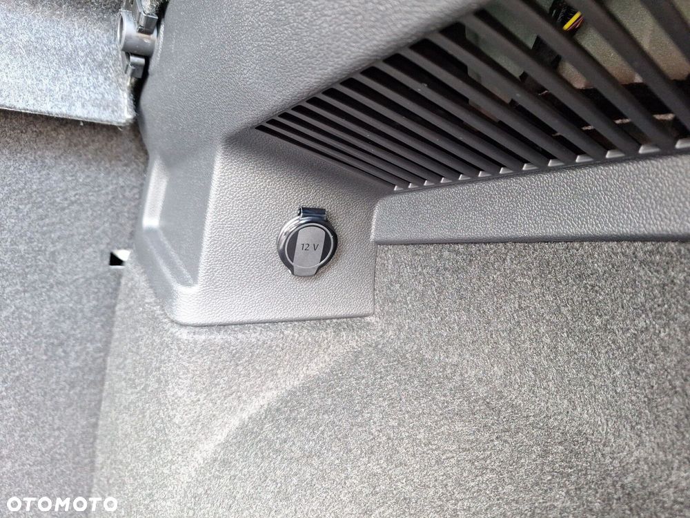 Volkswagen T-Roc - 36