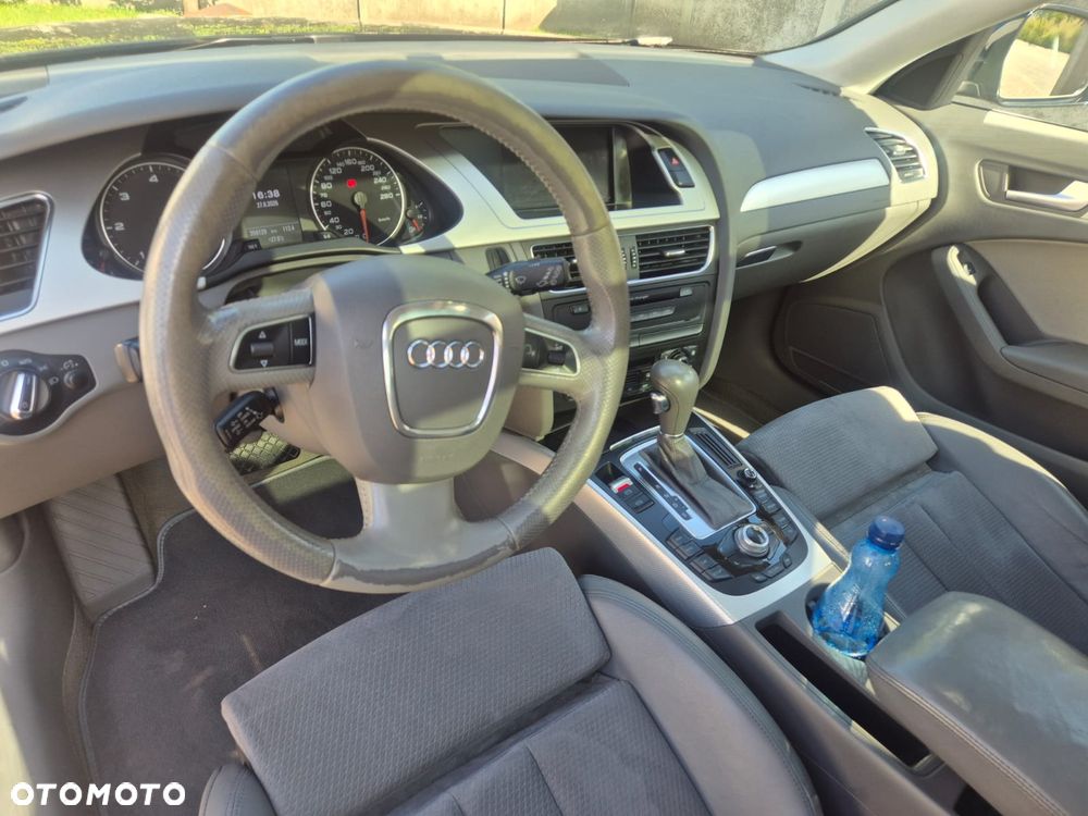 Audi A4 Avant 2.0 TDI Multitronic - 9