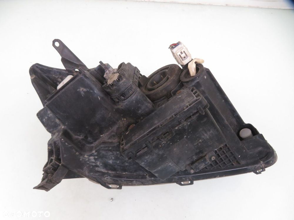 LAMPA LEWA PRZEDNIA TOYOTA AVENSIS II T25 XENON - 10